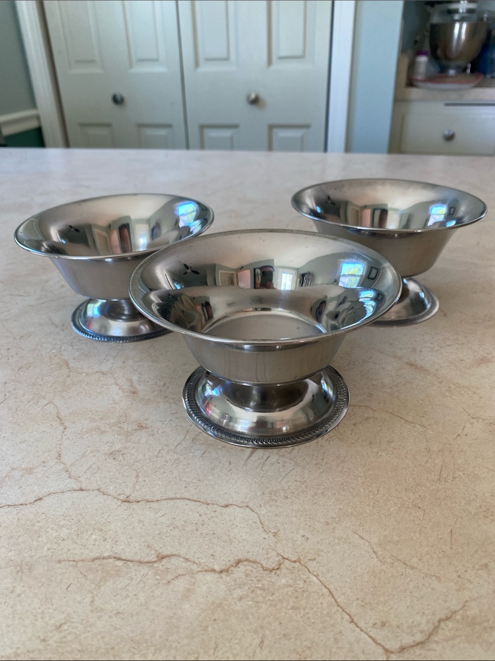 VINTAGE Set of 3 Silver Metal Dessert or serving bowls - Picture 6 of 10